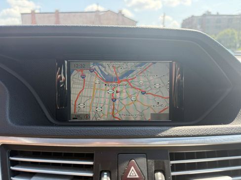 Used 2013 Mercedes-Benz E 350 BlueTEC Sedan image 11