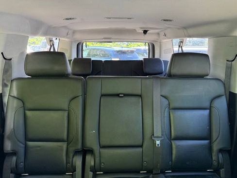 Used 2018 Chevrolet Suburban LT w/ Luxury Package AWD/4WD image 43