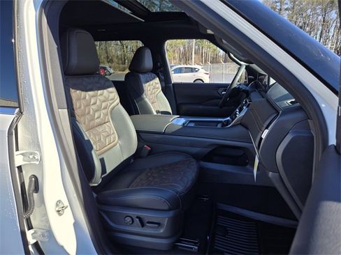 New 2026 Nissan Armada Platinum image 14