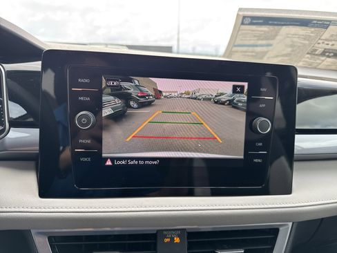 New 2025 Volkswagen Taos SEL image 19