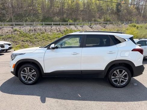 Used 2023 Kia Seltos S AWD/4WD image 4