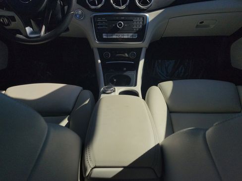 Certified 2018 Mercedes-Benz GLA 250 image 12