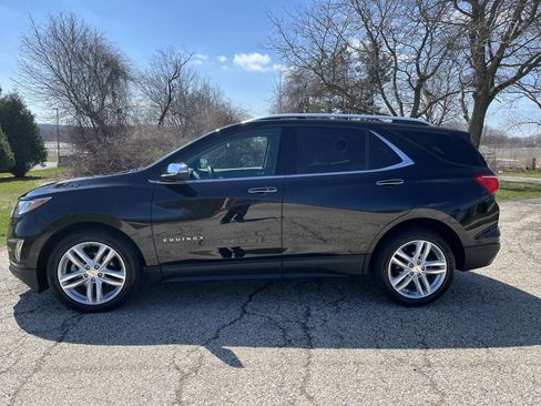 Used 2020 Chevrolet Equinox Premier image 2