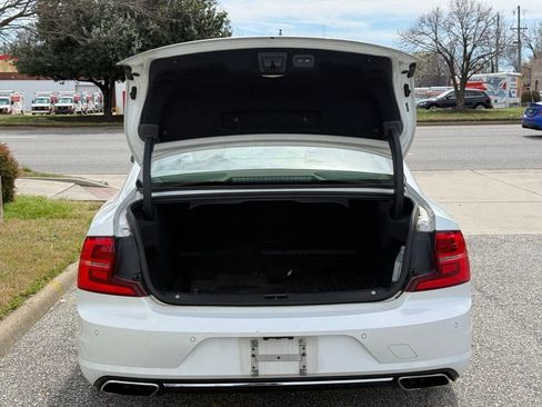 Used 2017 Volvo S90 T6 Momentum w/ Vision Package image 13