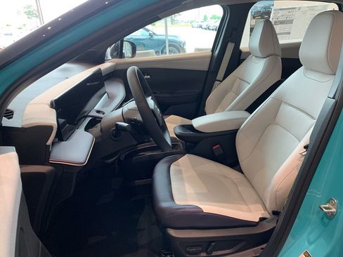 New 2026 Nissan Leaf SV+ FWD image 8