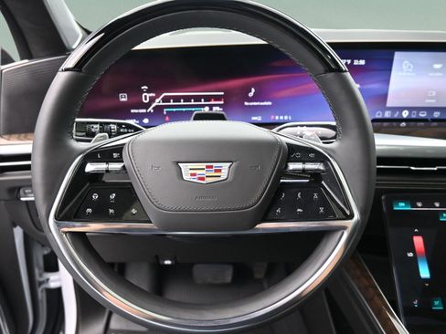 Used 2026 Cadillac Escalade Platinum Sport w/ LPO, ONYX Package image 21