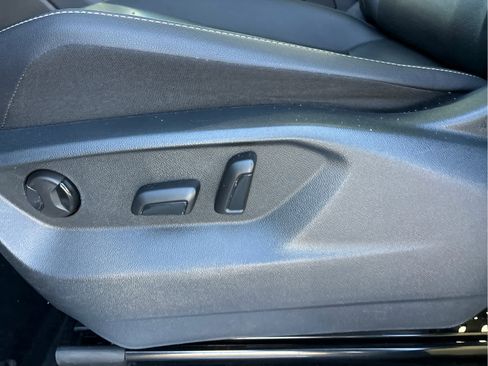 Used 2021 Volkswagen Tiguan SE R-Line image 9