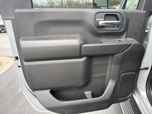 Used 2024 Chevrolet Silverado 2500 Custom w/ Custom Value Package image 11