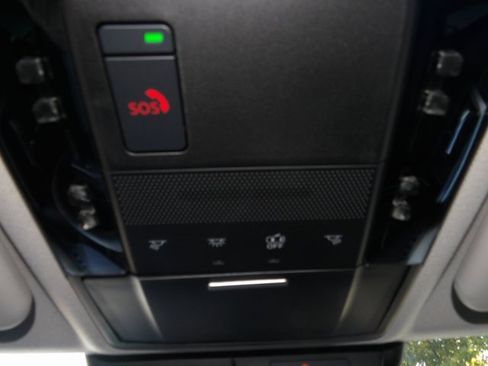 New 2025 Mitsubishi Outlander SE image 30