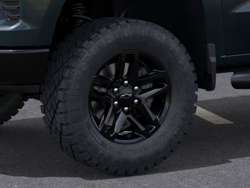 New 2026 Chevrolet Silverado 1500 Custom Trail Boss w/ LPO, Dark Essentials Package image 9