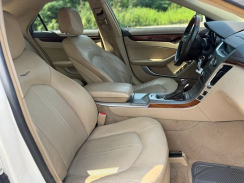 Used 2011 Cadillac CTS Luxury RWD image 17