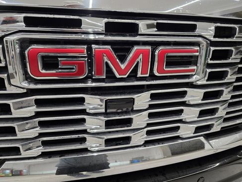 Used 2024 GMC Sierra 2500 Denali w/ Denali Reserve Package image 12