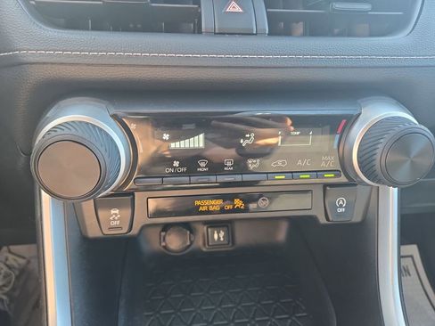 Used 2019 Toyota RAV4 LE w/ All Weather Liner Package AWD/4WD image 11