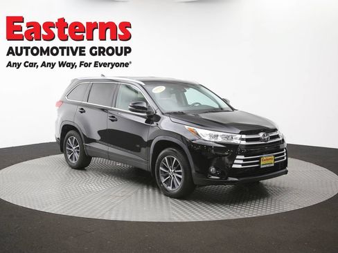 Used 2019 Toyota Highlander XLE AWD/4WD image 53