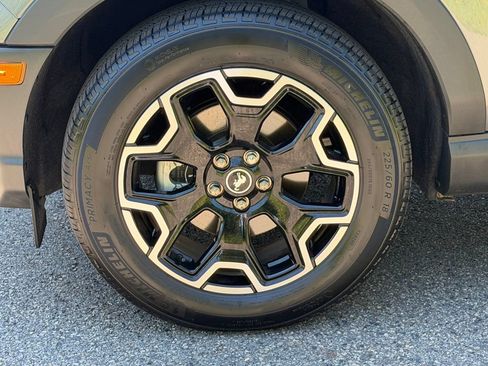 Certified 2025 Ford Bronco Sport Outer Banks w/ Outer Banks Tech Package+ AWD/4WD image 25