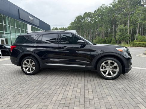 Used 2020 Ford Explorer Platinum w/ Premium Technology Package AWD/4WD image 8