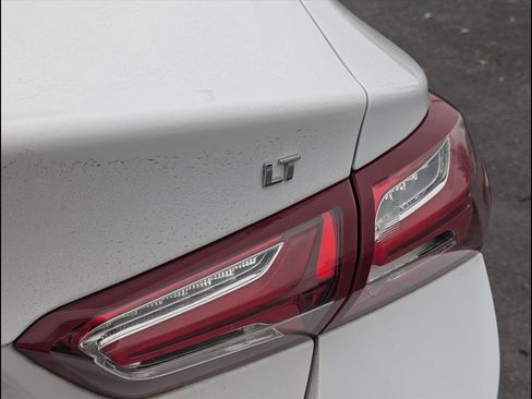 Used 2020 Chevrolet Malibu LT image 20