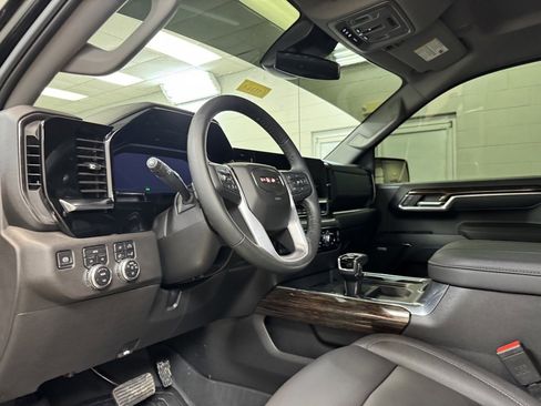 Used 2025 GMC Sierra 1500 Elevation w/ Elevation Premium Package image 14