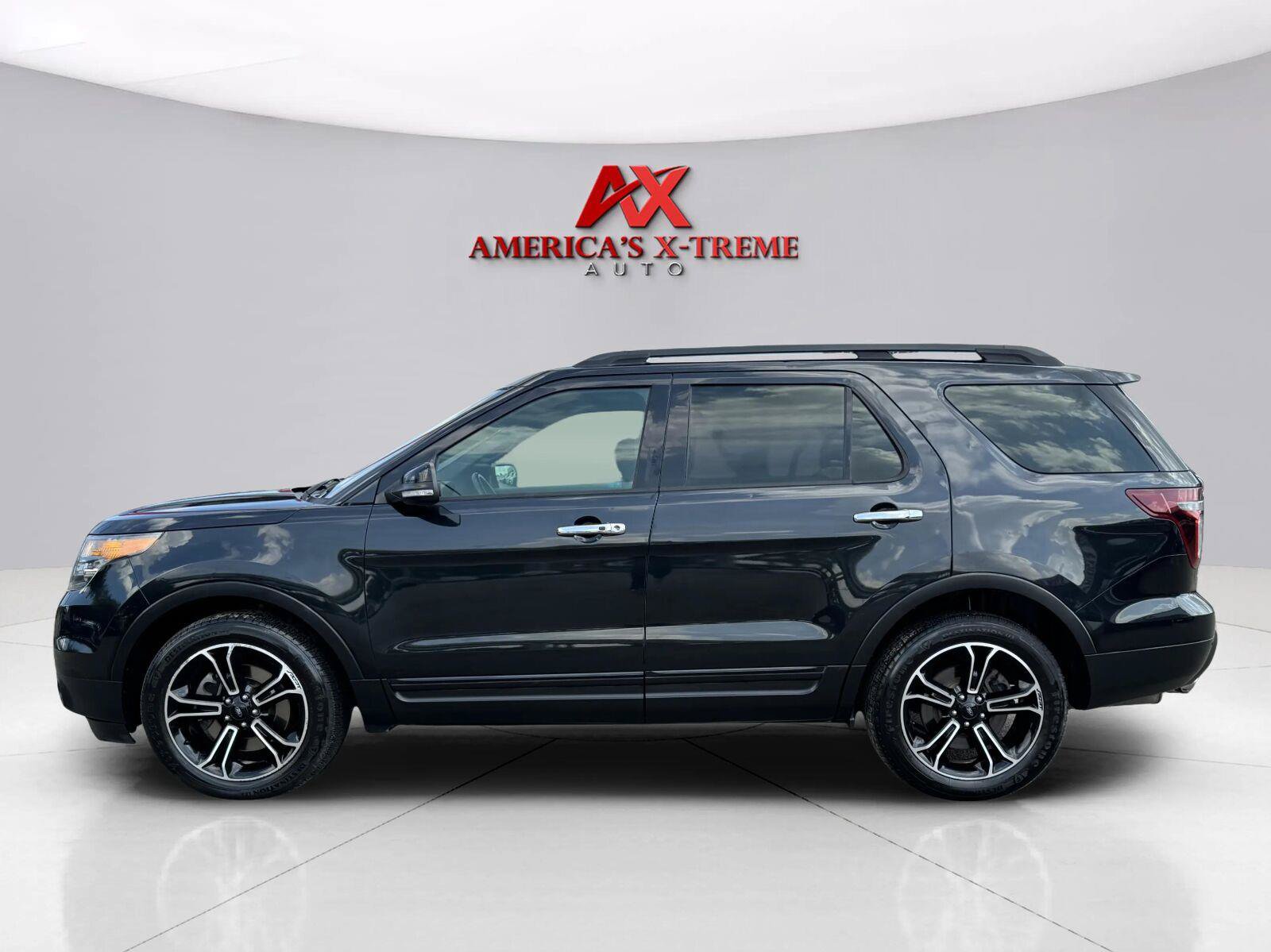 Used 2014 Ford Explorer Sport w/ Equipment Group 401A AWD/4WD image 2
