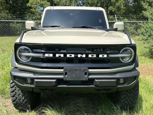Used 2025 Ford Bronco Outer Banks w/ Sasquatch Package AWD/4WD image 12