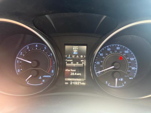 Used 2017 Toyota Corolla iM w/ All-Weather Mat Package FWD image 19