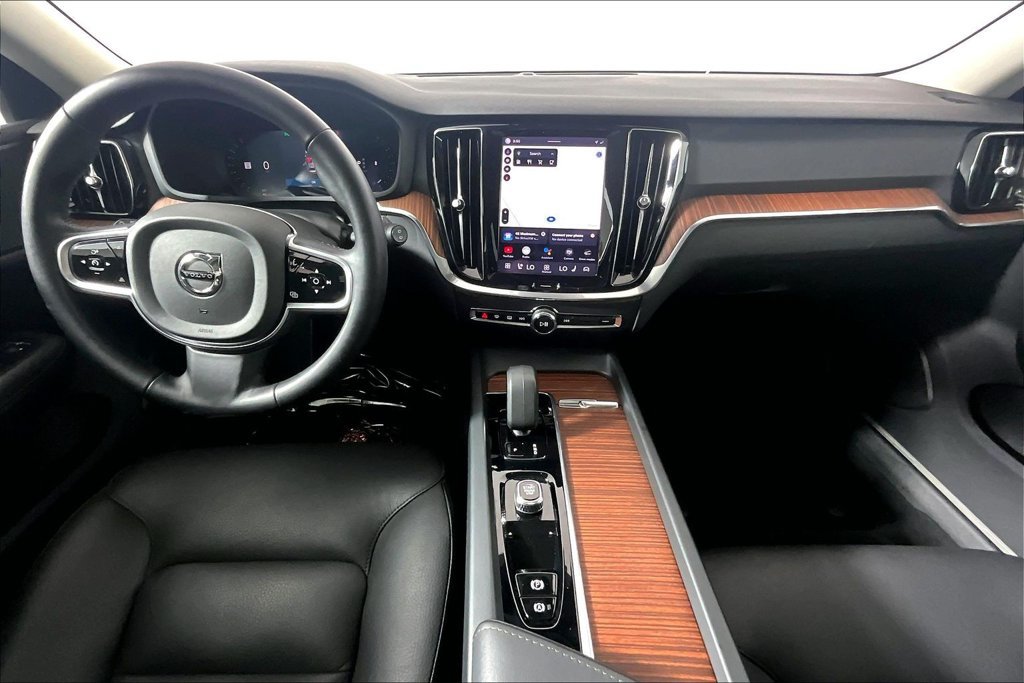 Used 2025 Volvo V60 B5 Cross Country Plus AWD/4WD image 15