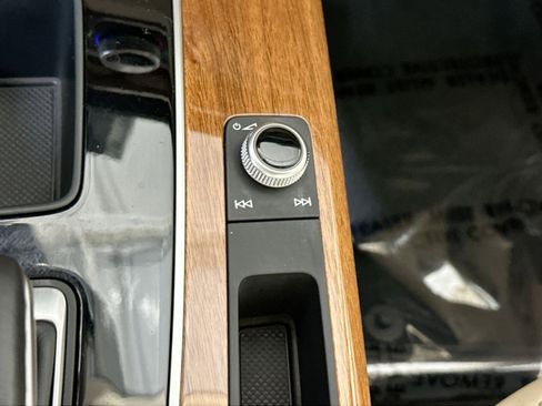 Used 2022 Audi Q5 2.0T Premium w/ Convenience Package image 26