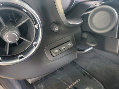 Used 2020 Chevrolet Camaro SS RWD image 9