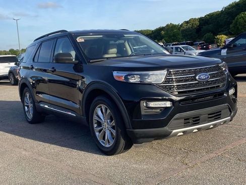 Certified 2020 Ford Explorer XLT w/ Equipment Group 202A RWD image 1