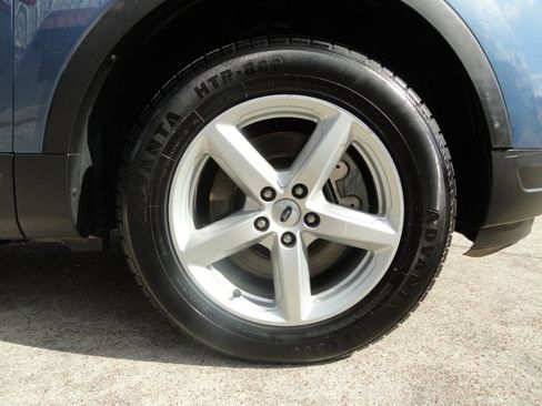 Used 2018 Ford Explorer XLT image 32