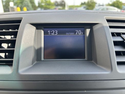 Used 2012 Toyota Highlander SE w/ Tow Pkg AWD/4WD image 27