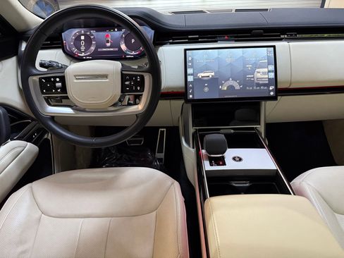 Used 2024 Land Rover Range Rover Long Wheelbase SE image 56
