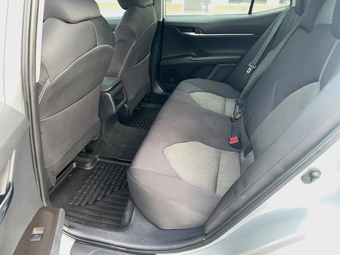 Used 2022 Toyota Camry LE image 17