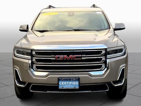Certified 2023 GMC Acadia SLE w/ Driver Convenience Package image 3