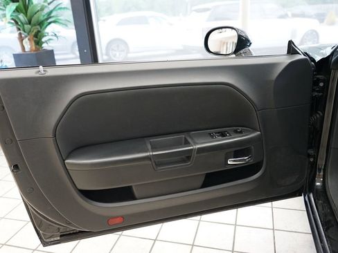 Used 2010 Dodge Challenger SE RWD image 18