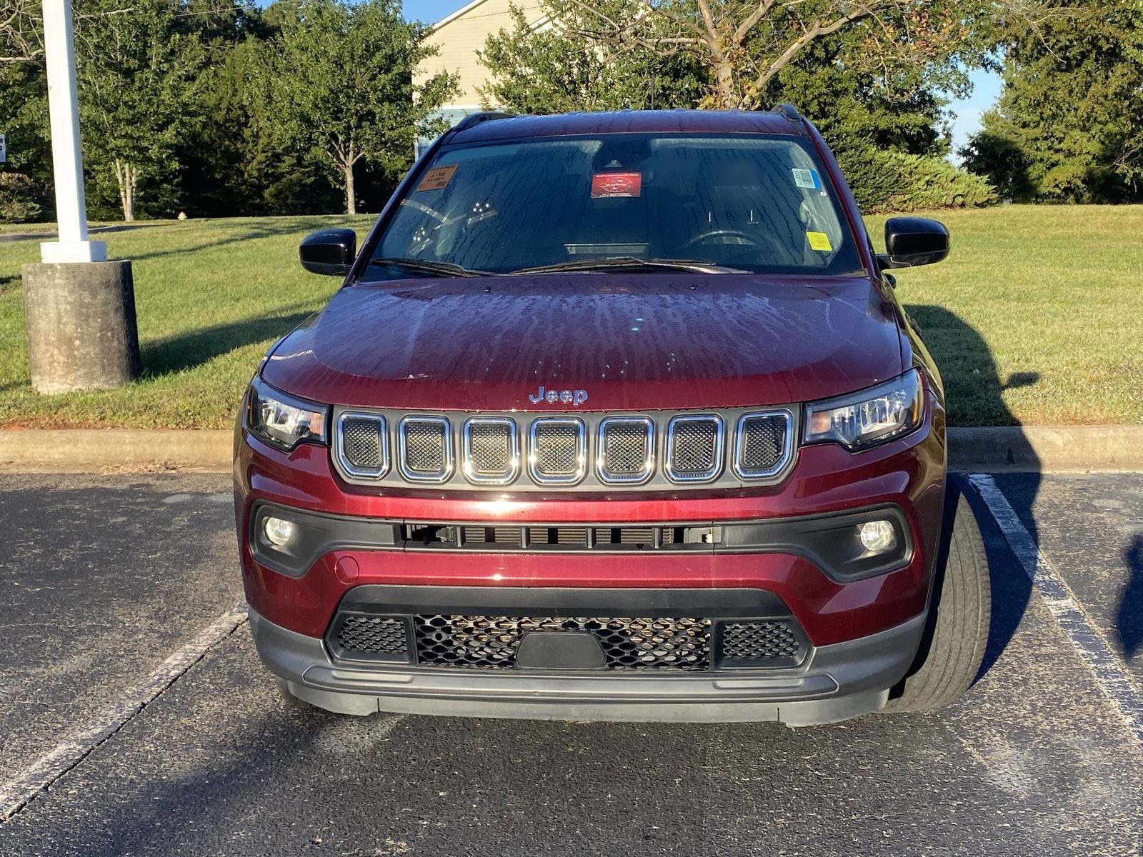 Used 2022 Jeep Compass Latitude AWD/4WD image 2