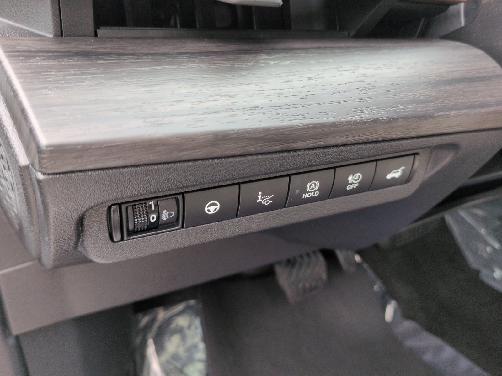 Used 2024 Nissan Ariya AWD image 24