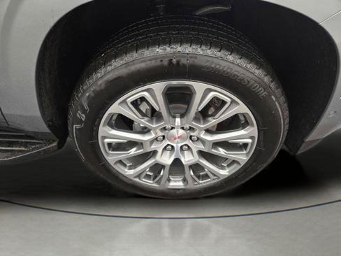 Used 2025 GMC Yukon Denali AWD/4WD image 32