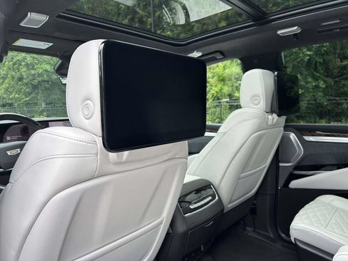 New 2026 Cadillac Escalade Platinum Sport w/ LPO, ONYX Package AWD/4WD image 12