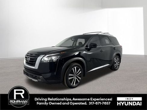 Used 2023 Nissan Pathfinder Platinum w/ Cargo Package image 2