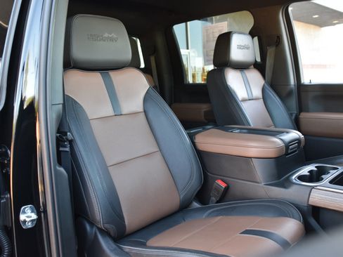 Used 2021 Chevrolet Silverado 3500 High Country AWD/4WD image 23