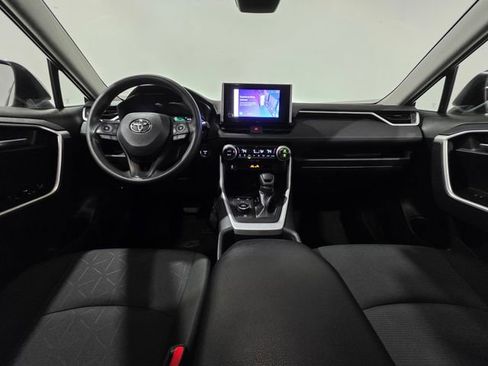 Used 2025 Toyota RAV4 XLE image 14