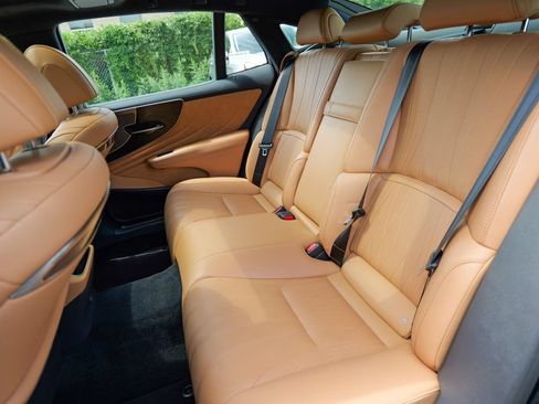 Used 2024 Lexus LS 500 AWD w/ Interior Upgrade Package image 28