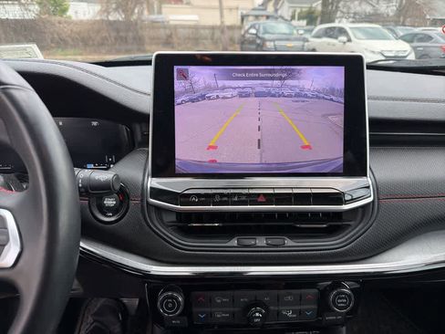 Used 2022 Jeep Compass Trailhawk w/ Trailhawk Elite Group image 32