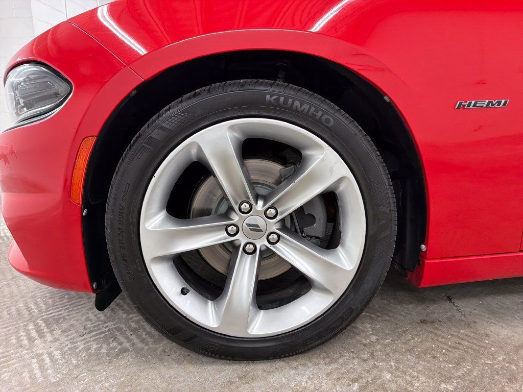 Used 2018 Dodge Charger R/T RWD image 13