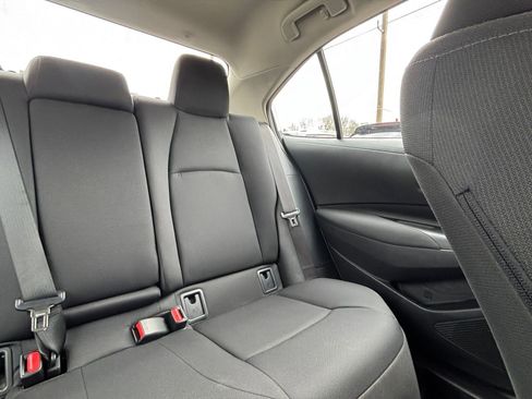 Used 2025 Toyota Corolla LE image 37