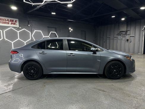 Used 2020 Toyota Corolla LE image 6