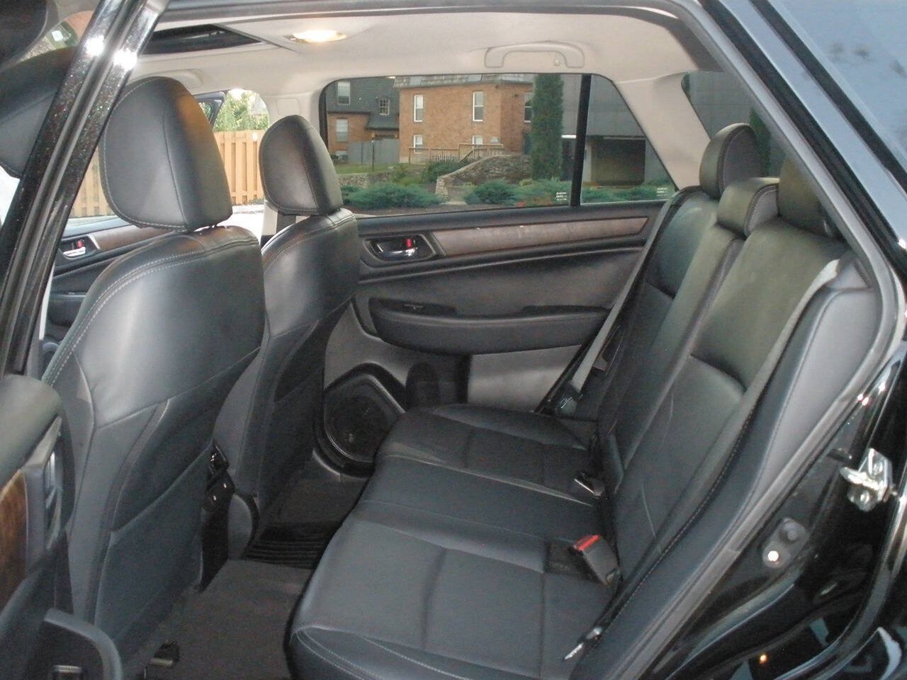 Used 2016 Subaru Outback 2.5i Limited AWD/4WD image 28
