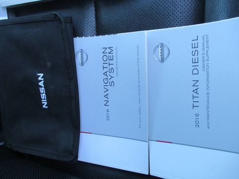Used 2016 Nissan Titan SL AWD/4WD image 31