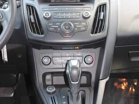 Used 2016 Ford Focus SE image 12